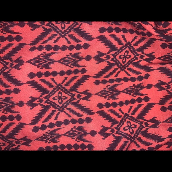 Women Tribal Print Shorts - Picture 3 of 3